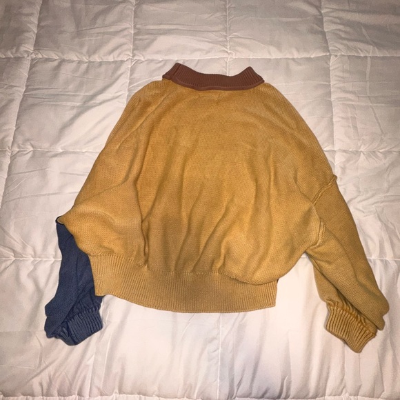 Urban Outfitters Slouchy Cropped Colorblock Knit Sweater Size XS - Picture 3 of 5